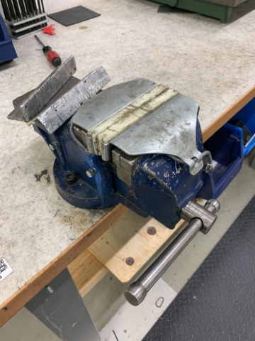 1035886-10 Workbench with flat table & tool board