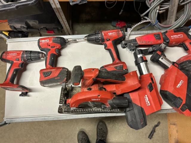 1071180-3 Hilti tools several screwdrivers, circular saw, dust extractor, charger etc