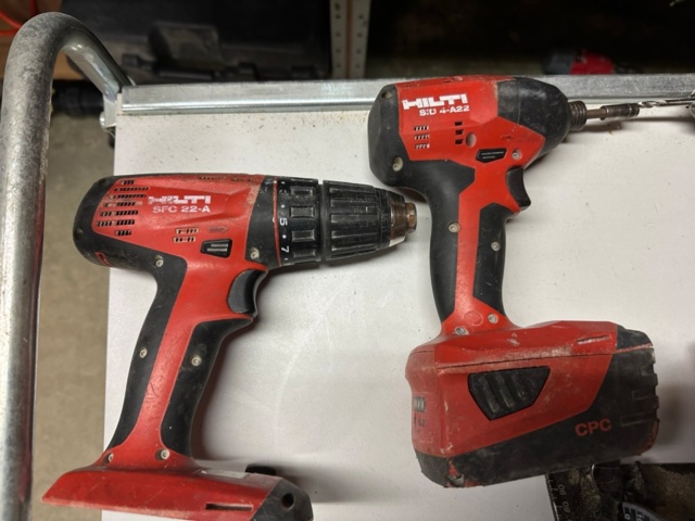 1071180-6 Hilti tools several screwdrivers, circular saw, dust extractor, charger etc