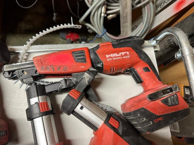 1071180-8 Hilti tools several screwdrivers, circular saw, dust extractor, charger etc