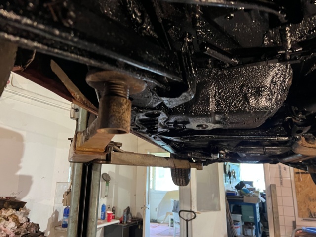 733028-42 Toyota Crown super saloon 2.8 - 1982