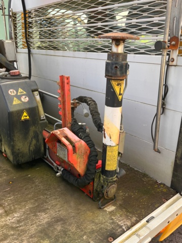 1105547-28 Ford Transit T350 Chassis Cab 2.4 TDCi RWD - 2006