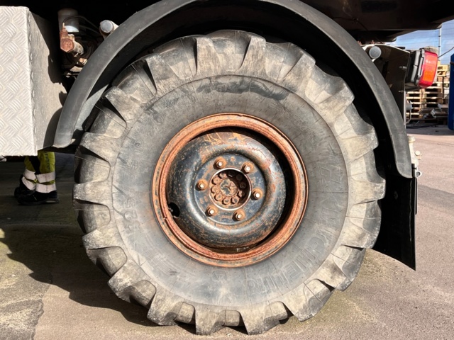 1105548-13 Mercedes-Benz UNIMOG U 1300 L - 1986