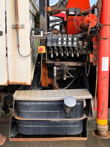 1105548-28 Mercedes-Benz UNIMOG U 1300 L - 1986