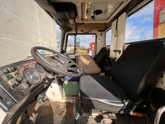 1105548-41 Mercedes-Benz UNIMOG U 1300 L - 1986