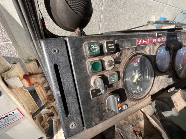 1105548-43 Mercedes-Benz UNIMOG U 1300 L - 1986