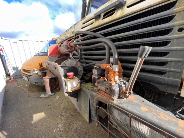 1105548-8 Mercedes-Benz UNIMOG U 1300 L - 1986