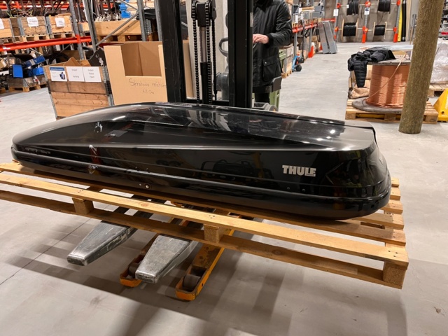 1105568-2 Roof box Thule Touring 700