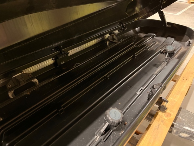 1105568-5 Roof box Thule Touring 700