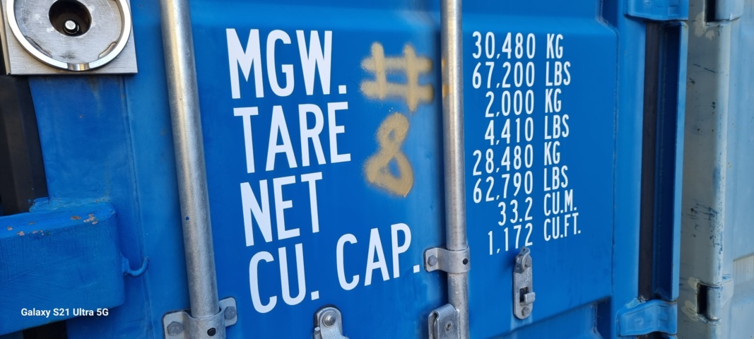 1071218-4 20 ft Container including contents