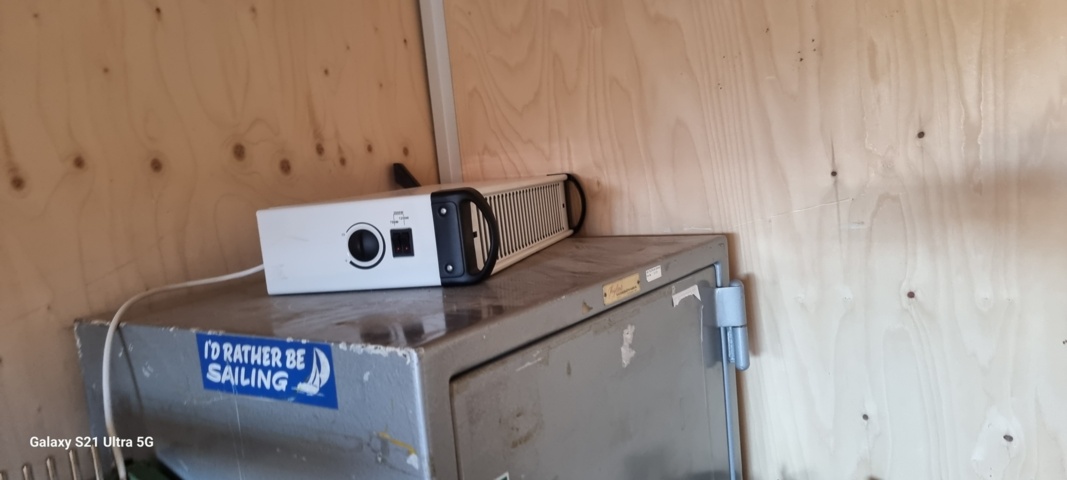 1071218-15 20 ft Container including contents