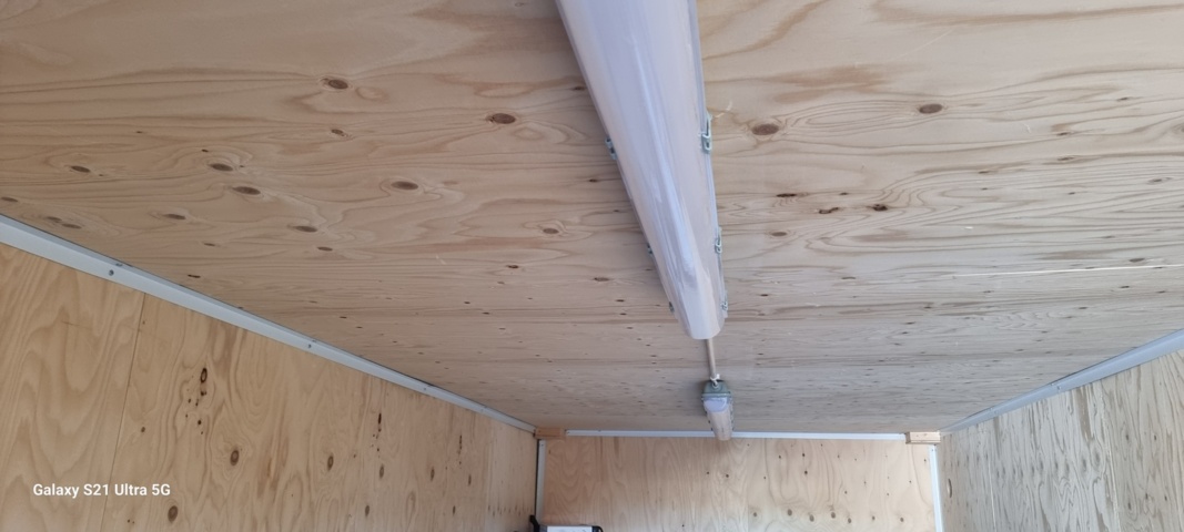 1071218-19 20 ft Container including contents