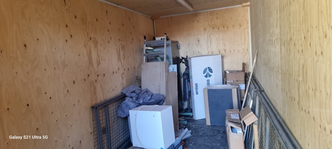 1071218-23 20 ft Container including contents