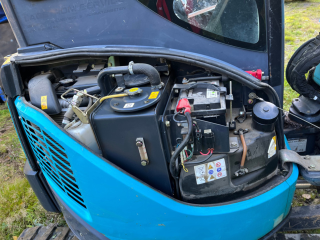 1039653-8 Excavator Airman AX33U-5 - 2012