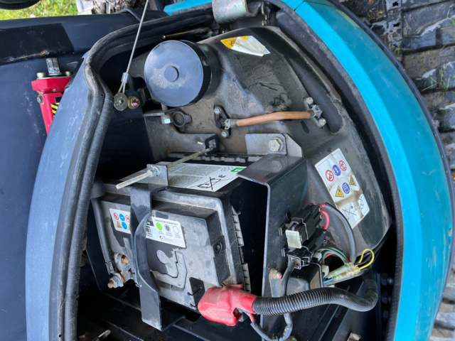 1039653-9 Excavator Airman AX33U-5 - 2012