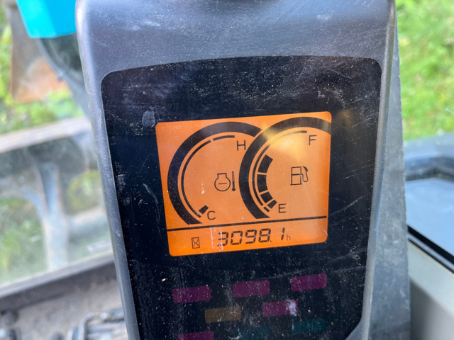 1039653-16 Excavator Airman AX33U-5 - 2012