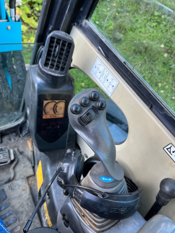 1039653-17 Excavator Airman AX33U-5 - 2012