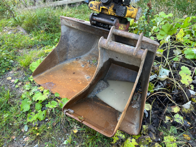 1039653-29 Excavator Airman AX33U-5 - 2012