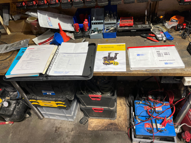 1039653-30 Excavator Airman AX33U-5 - 2012