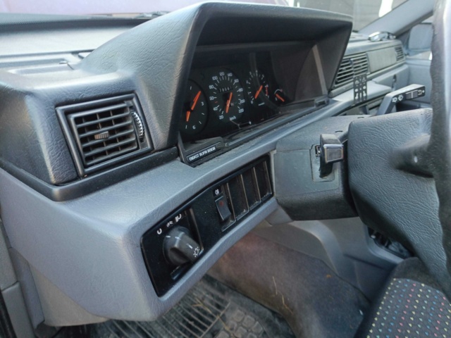 999456-89 Volvo 740 Kombi 2.3 -1990