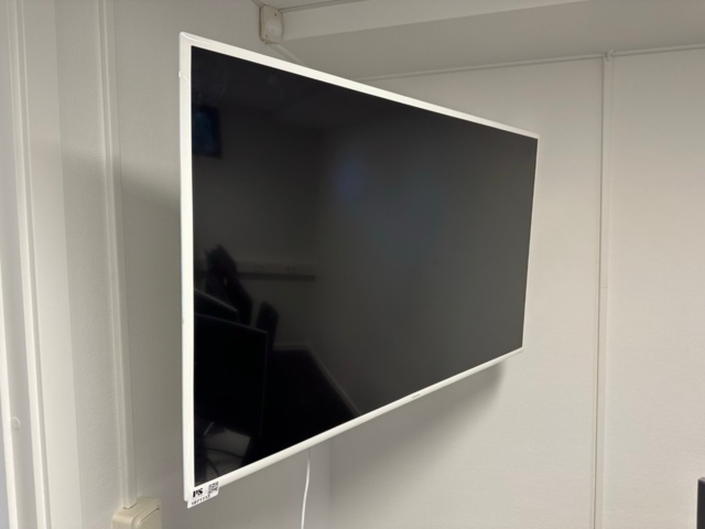 1071113-1 Tv Samsung 49" wall mounted