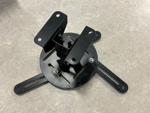 1071114-4 Projector Benq TH535 with ceiling mount