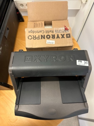 1071117-6 Laminating machine A3 Xyron 1255 and 2 cassettes of laminating film