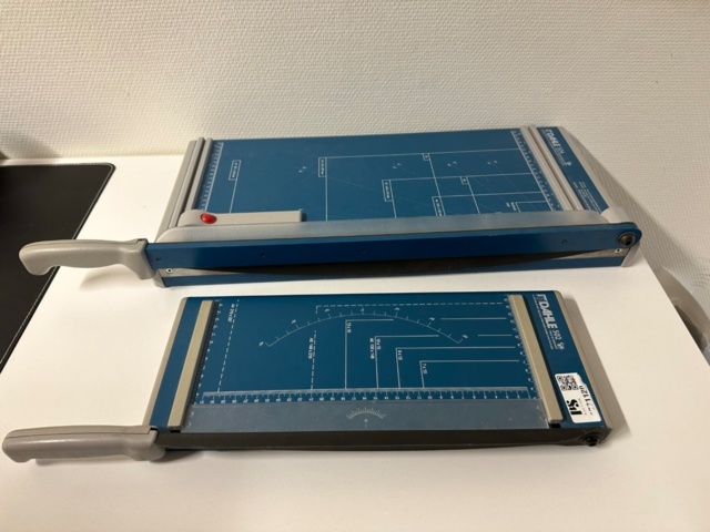 1071120-1 2 cutting machines Dahle 502 and Dahle 534