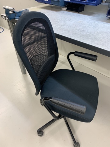 1034709-11 Workbench, shelves/compartments and tools