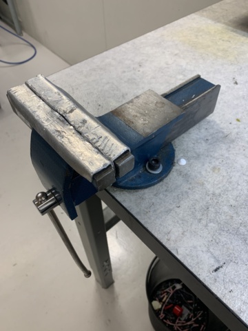 1034709-12 Workbench, shelves/compartments and tools