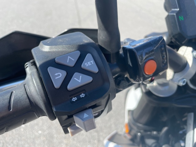 1105661-10 KTM Duke 125cc 2017 (1600 miles)