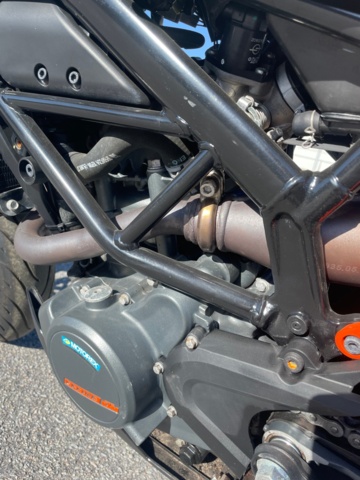1105661-15 KTM Duke 125cc 2017 (1600 miles)
