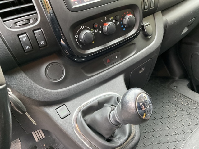 1061558-27 Opel Vivaro Van 2.9t 1.6 CDTI BIturbo - 2017