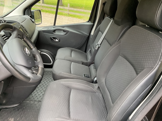 1061559-24 Opel Vivaro Van 2.9t 1.6 CDTI BIturbo - 2018