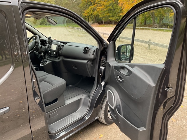 1061559-27 Opel Vivaro Van 2.9t 1.6 CDTI BIturbo - 2018