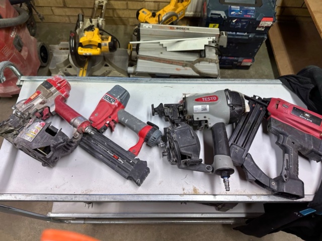 1071253-1 8 nail/dive guns and some air hoses