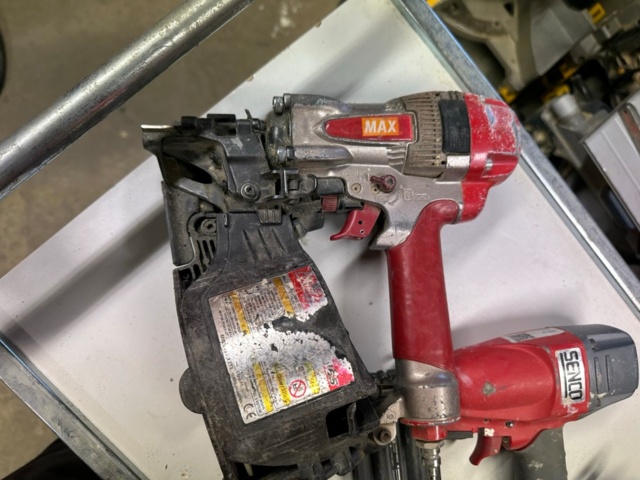 1071253-2 8 nail/dive guns and some air hoses