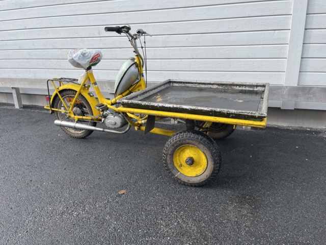 1085740-1 Flakmoped MCB 3-wheeled transport moped