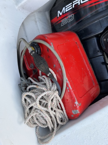 1085743-21 Boat HR 470 Mercury engine 20hp