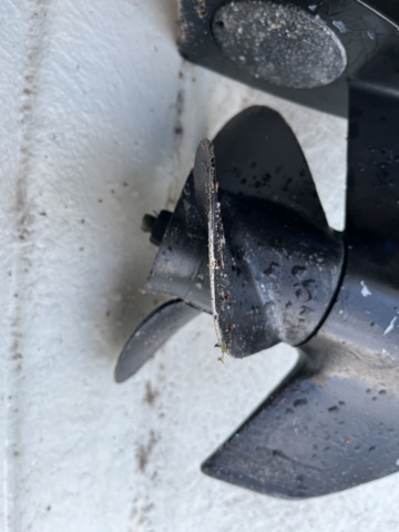 1085743-26 Boat HR 470 Mercury engine 20hp