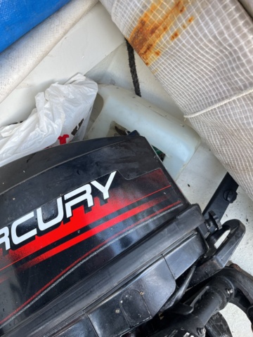 1085743-28 Boat HR 470 Mercury engine 20hp