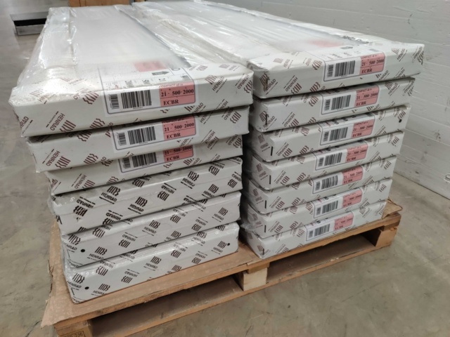 1082514-3 13 radiators Henrad Compact All In 21 500x2000 mm + 22 500x2000 mm