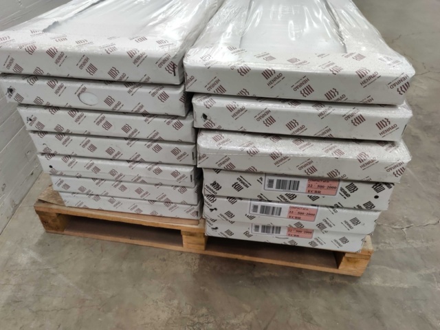 1082514-7 13 radiators Henrad Compact All In 21 500x2000 mm + 22 500x2000 mm