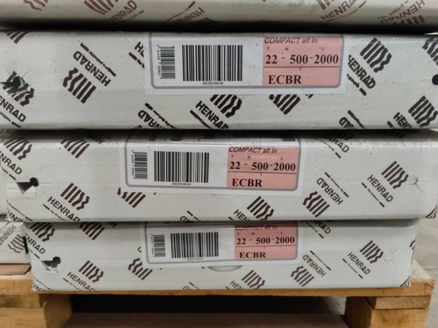1082514-8 13 radiators Henrad Compact All In 21 500x2000 mm + 22 500x2000 mm