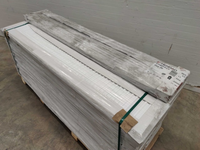 1082516-3 21 radiators Henrad Compact All In 11 300x2000 mm