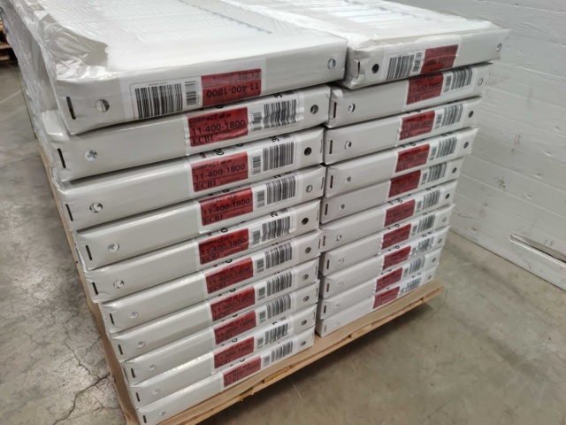 1082517-3 20 radiators Henrad Compact All In 11 400x1800 mm