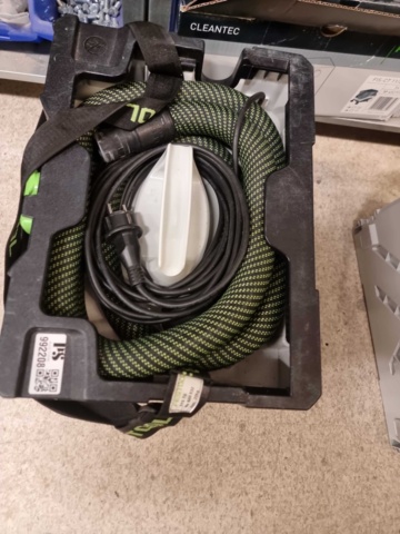 992208-4 Festool vacuum cleaner including accessories