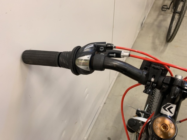 993256-8 Junior MTB Kross Hexagon Replica 24