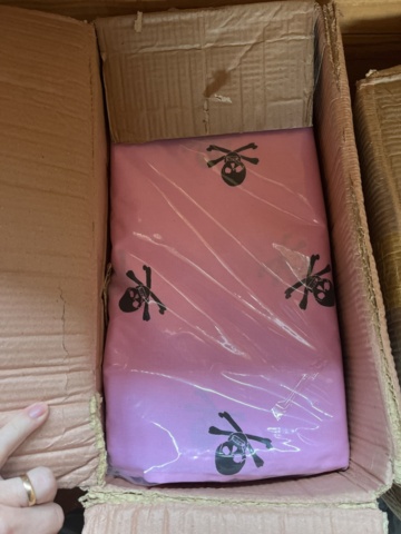 1078416-31 200 cartons with fabric, various different colors and patterns