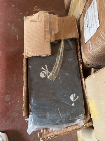 1078416-33 200 cartons with fabric, various different colors and patterns